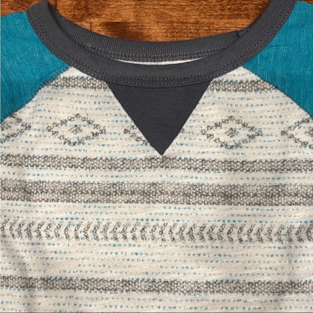 Boys Geo Print 3t Shirt; Boys 3t Shirt; Boys Old Navy Shirt; Boys Long Sleeves - Picture 2 of 7